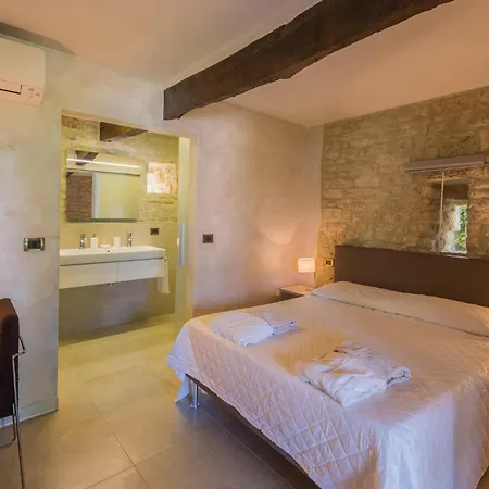 Scenic With Heated Pool Villa SantʼIppolito