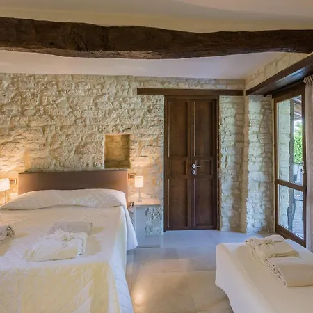 Scenic With Heated Pool