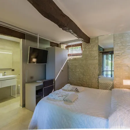Scenic With Heated Pool SantʼIppolito