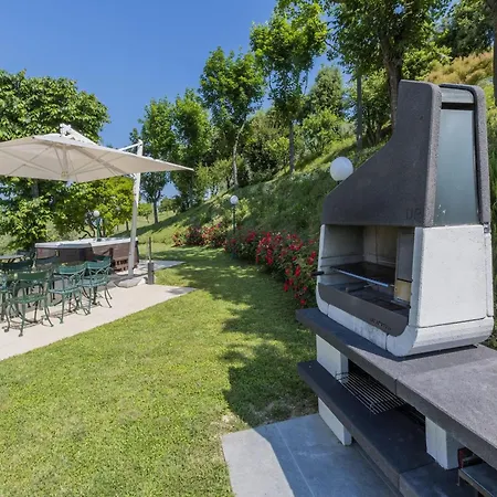 فيلة Scenic With Heated Pool