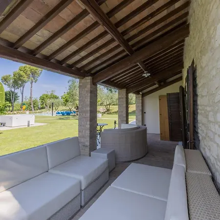 Scenic With Heated Pool 别墅 SantʼIppolito