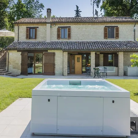 ヴィラ Scenic With Heated Pool *