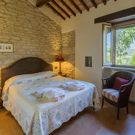 Scenic With Heated Pool فيلة SantʼIppolito