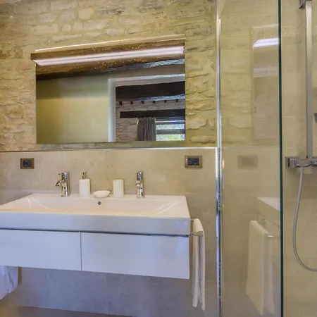 Scenic With Heated Pool *