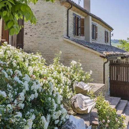 Scenic With Heated Pool فيلة SantʼIppolito