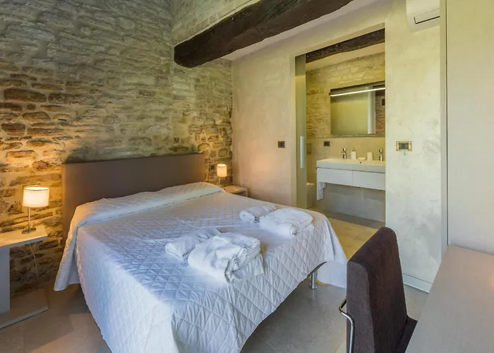 Villa Scenic With Heated Pool