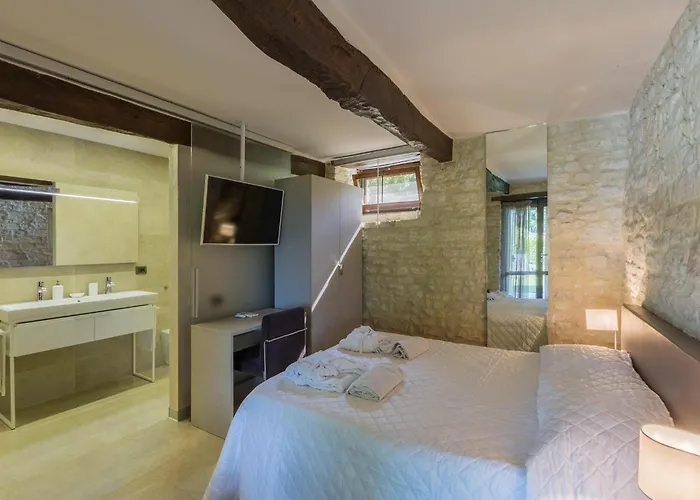 Scenic With Heated Pool SantʼIppolito