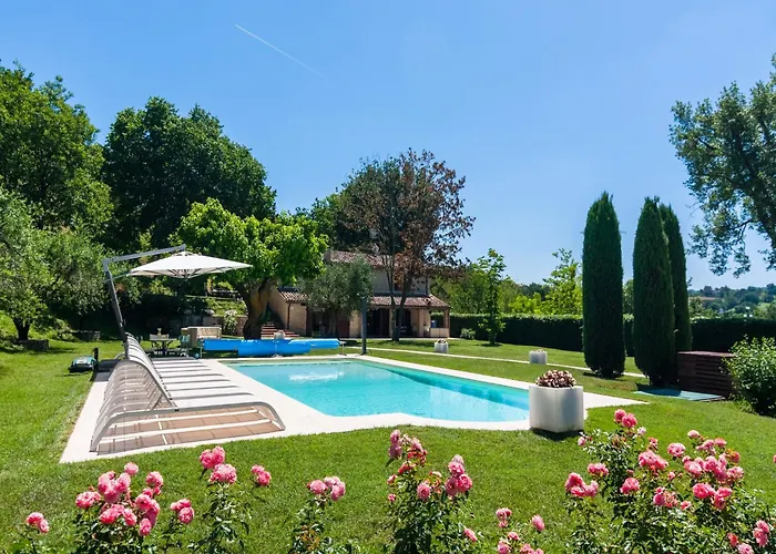 Scenic With Heated Pool SantʼIppolito